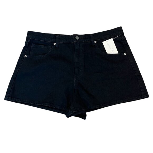 Universal Thread Women’s Black Denim Shorts Size: 14 Regular - Picture 2 of 8